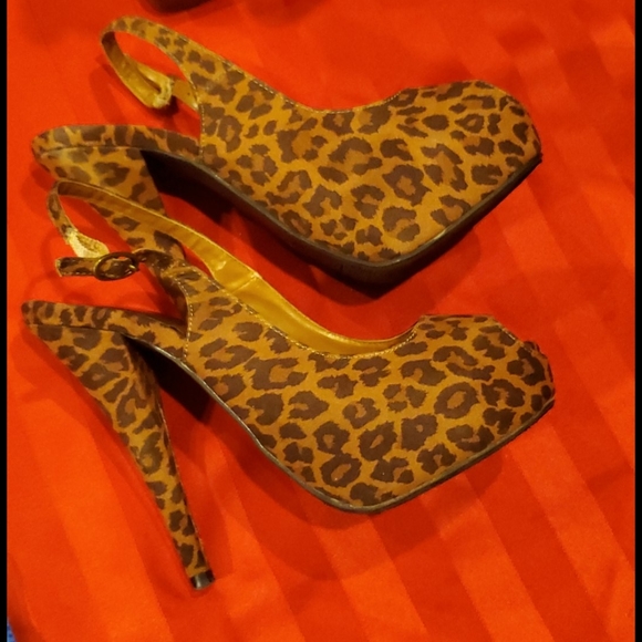 Cathy Jean leopard print heels - Picture 7 of 7